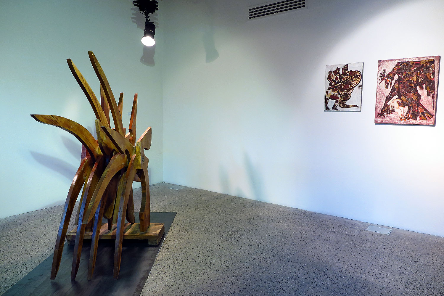 نمایشگاهی گروهی آثار ساخته شده با چوب در گالری پروژه های آران
